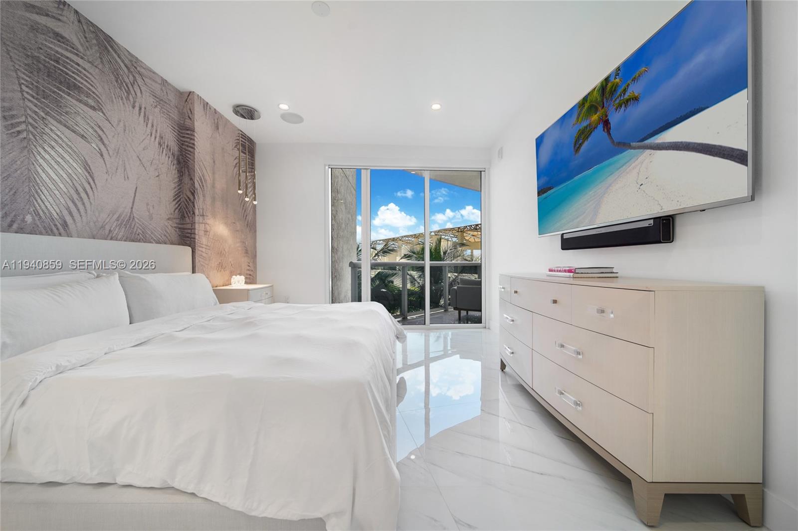 400 Alton Rd #409 Miami Beach, FL 33139