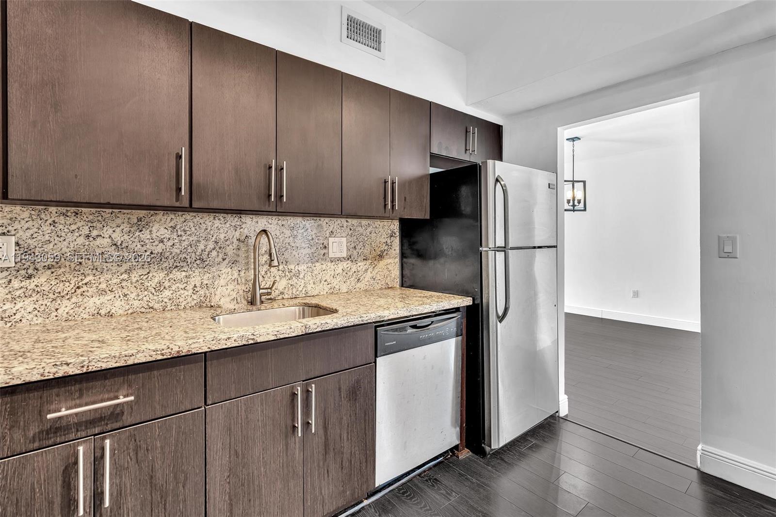 image Arlen House West12