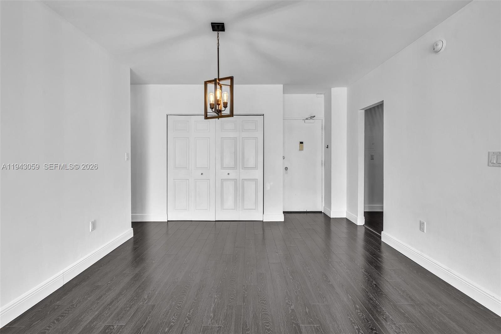 image Arlen House West14