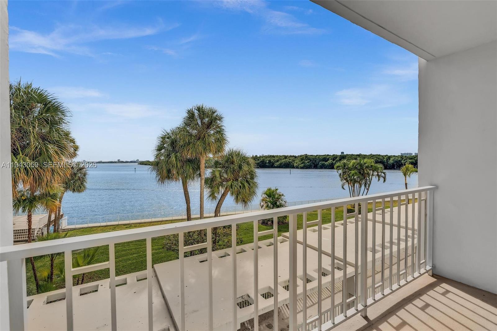 image Arlen House West47