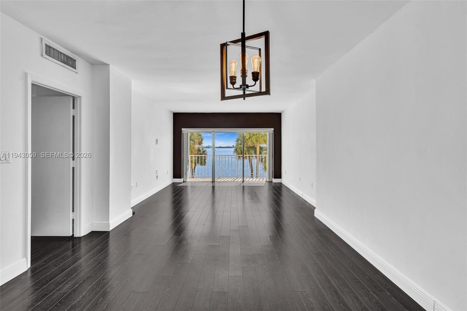 image Arlen House West5