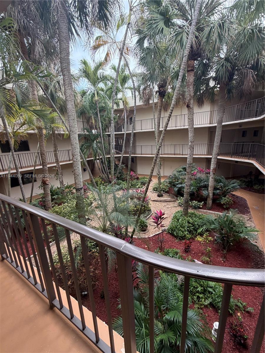 8015 SW 107th Ave #213 Miami, FL 33173