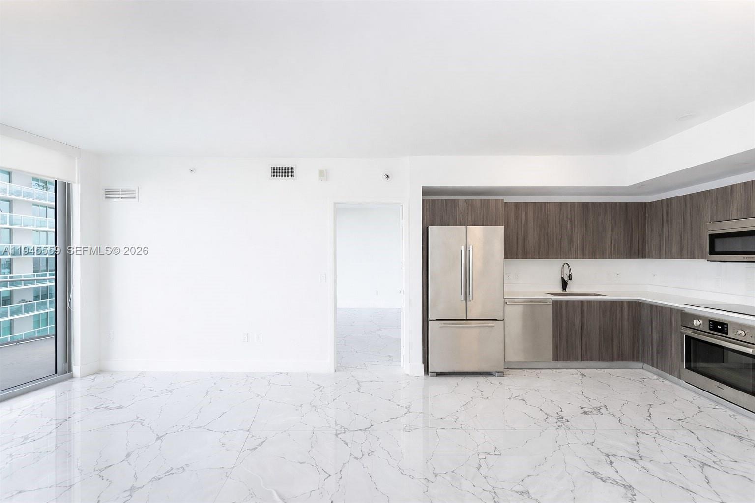 image Aria On The Bay Condo3