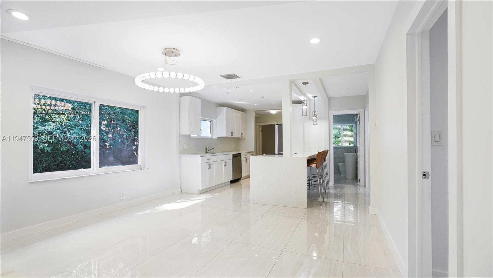 7710 Beachview Dr North Bay Village, FL 33141