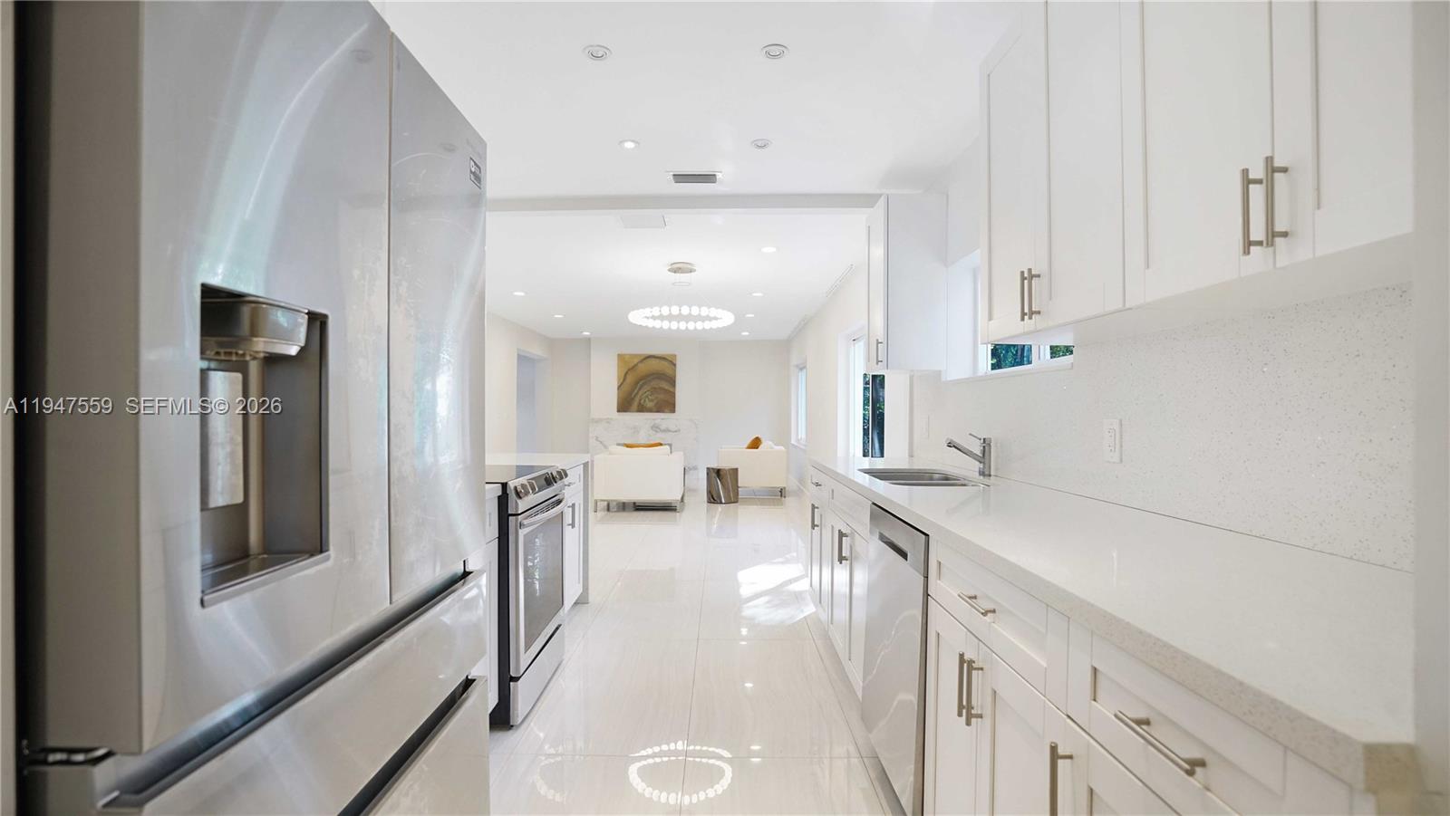 7710 Beachview Dr North Bay Village, FL 33141