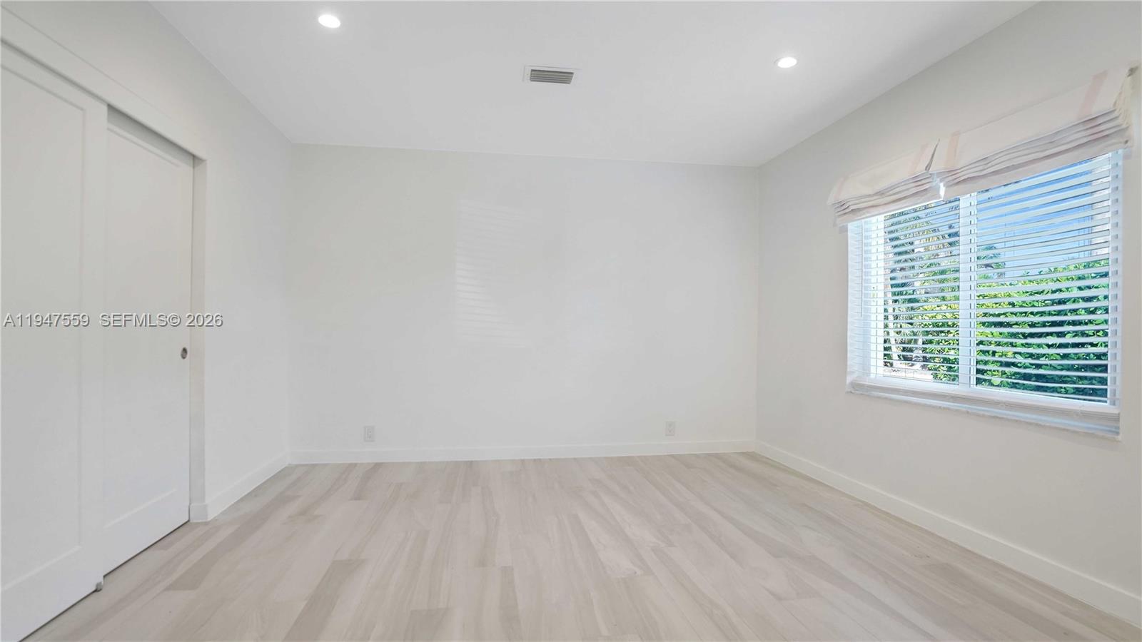 7710 Beachview Dr North Bay Village, FL 33141