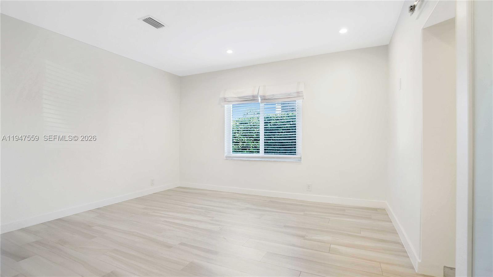 7710 Beachview Dr North Bay Village, FL 33141