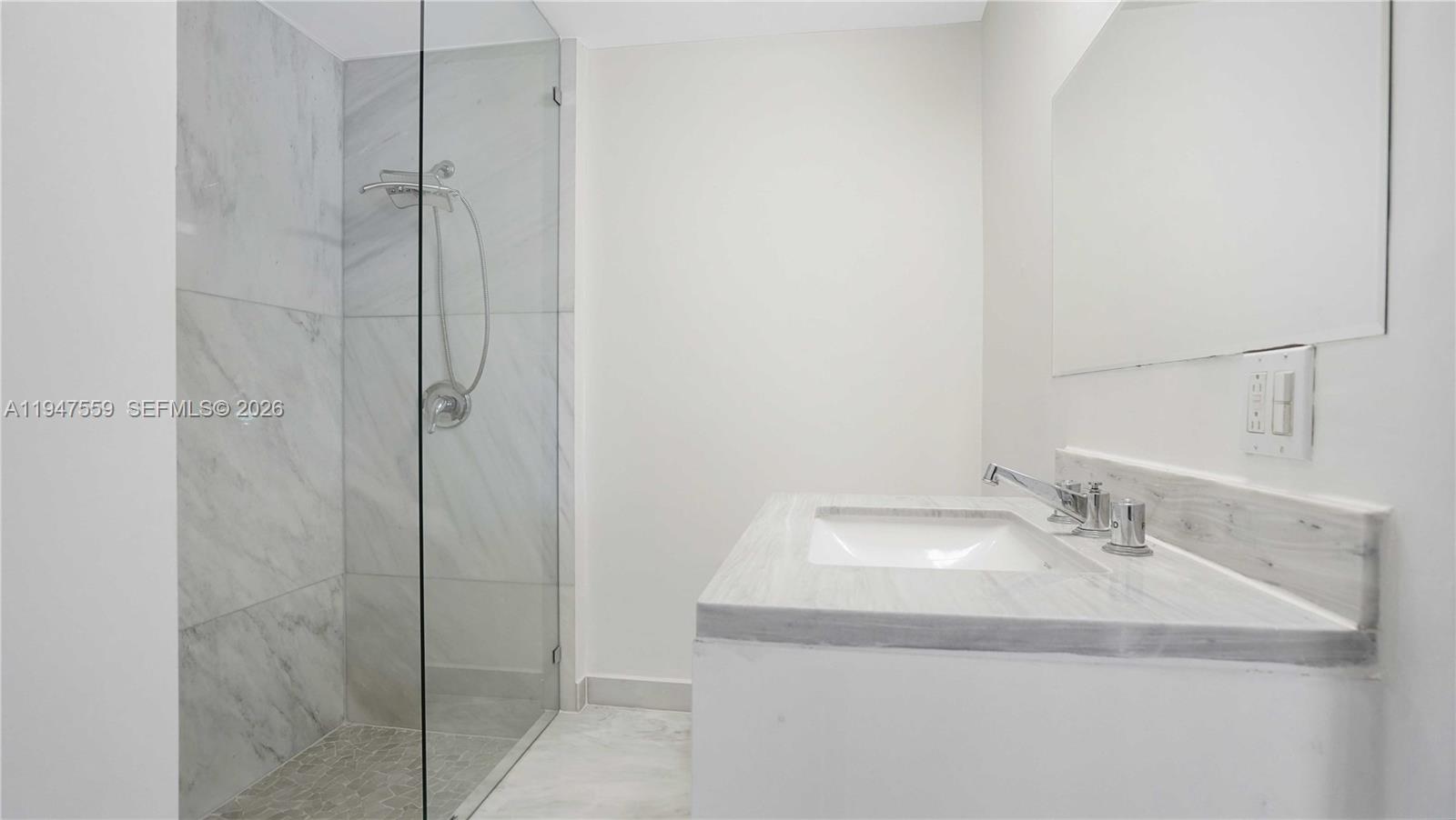 7710 Beachview Dr North Bay Village, FL 33141