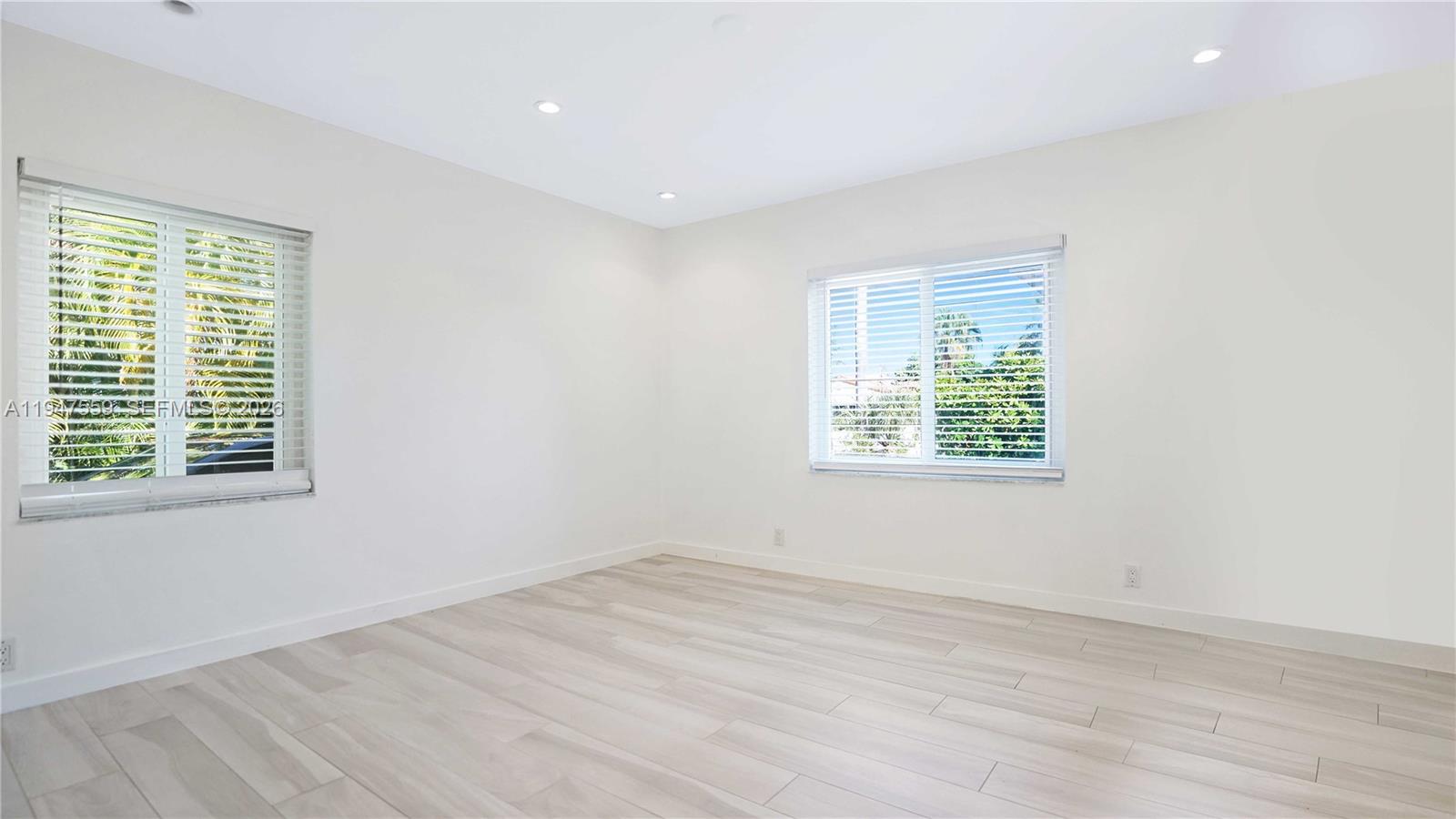 7710 Beachview Dr North Bay Village, FL 33141