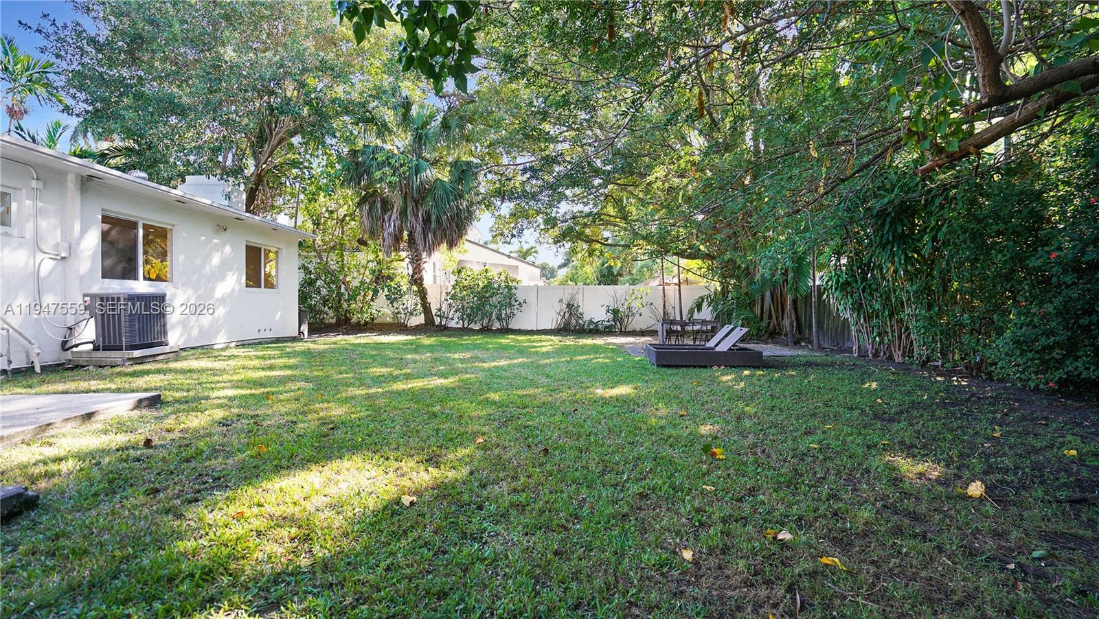 7710 Beachview Dr North Bay Village, FL 33141