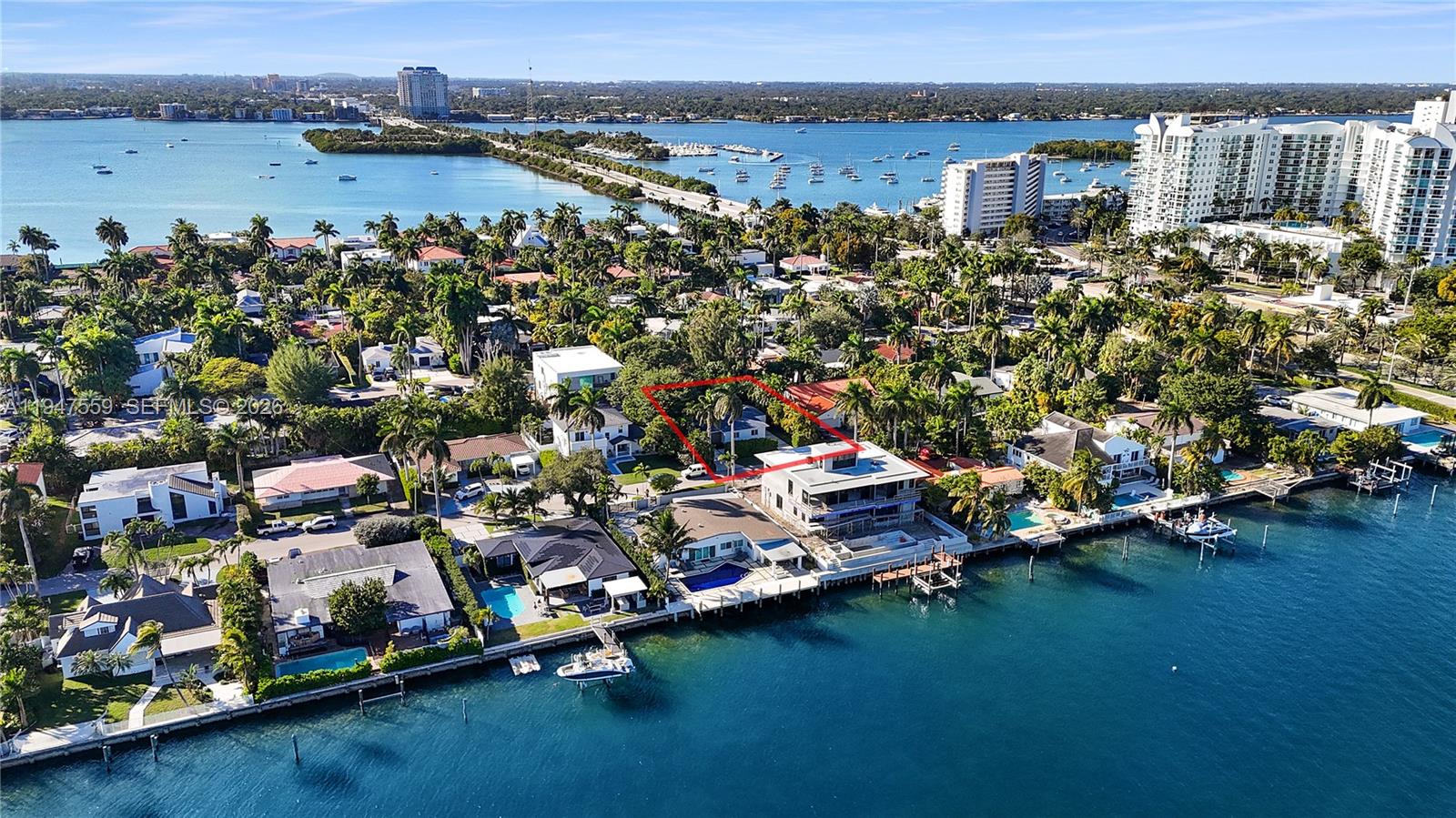 7710 Beachview Dr North Bay Village, FL 33141