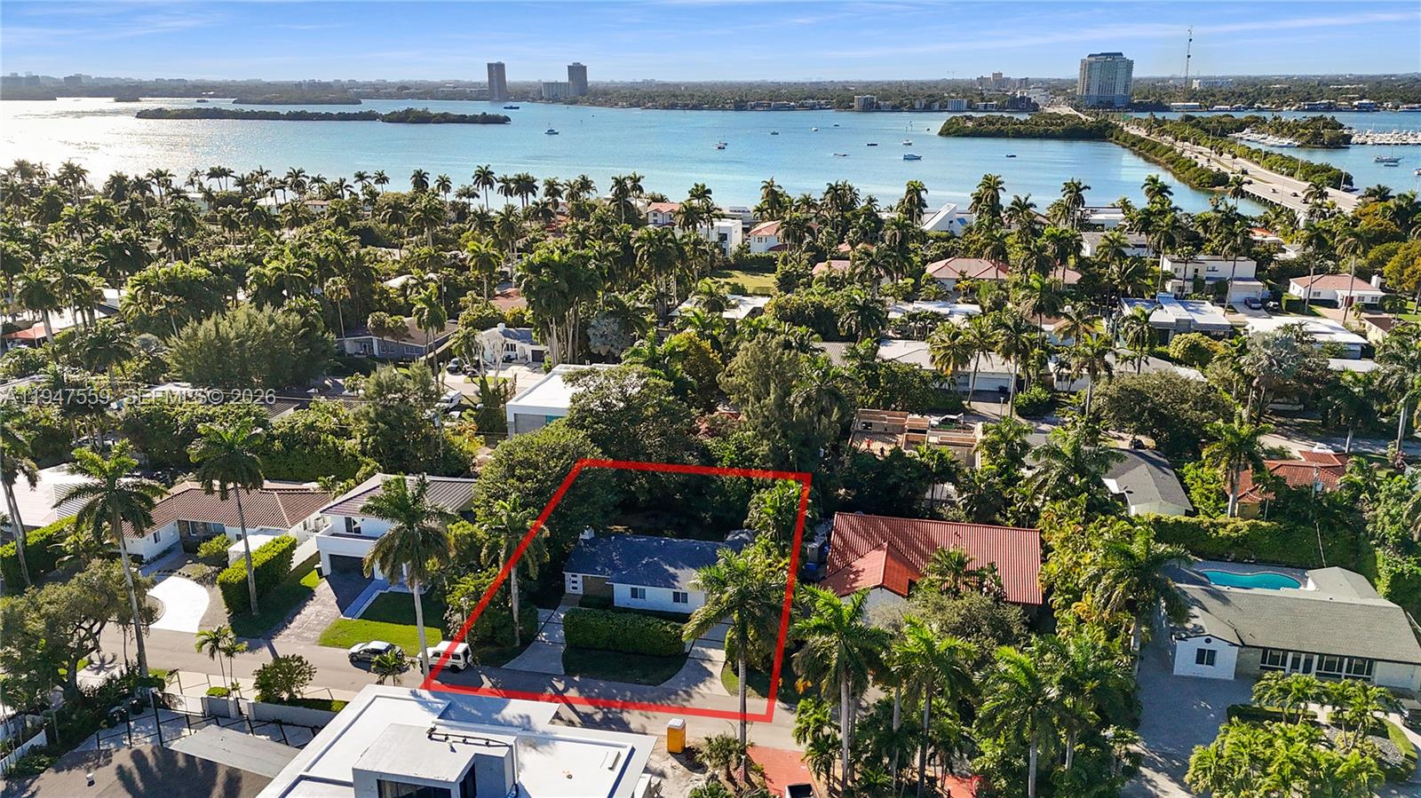 7710 Beachview Dr North Bay Village, FL 33141