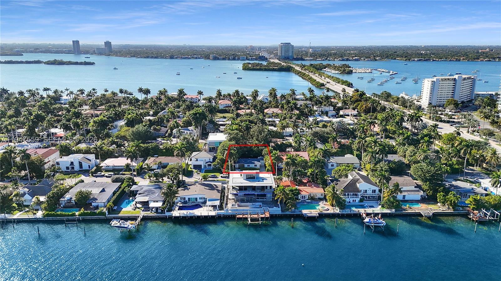 7710 Beachview Dr North Bay Village, FL 33141