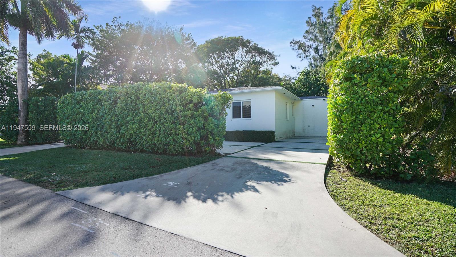 7710 Beachview Dr North Bay Village, FL 33141