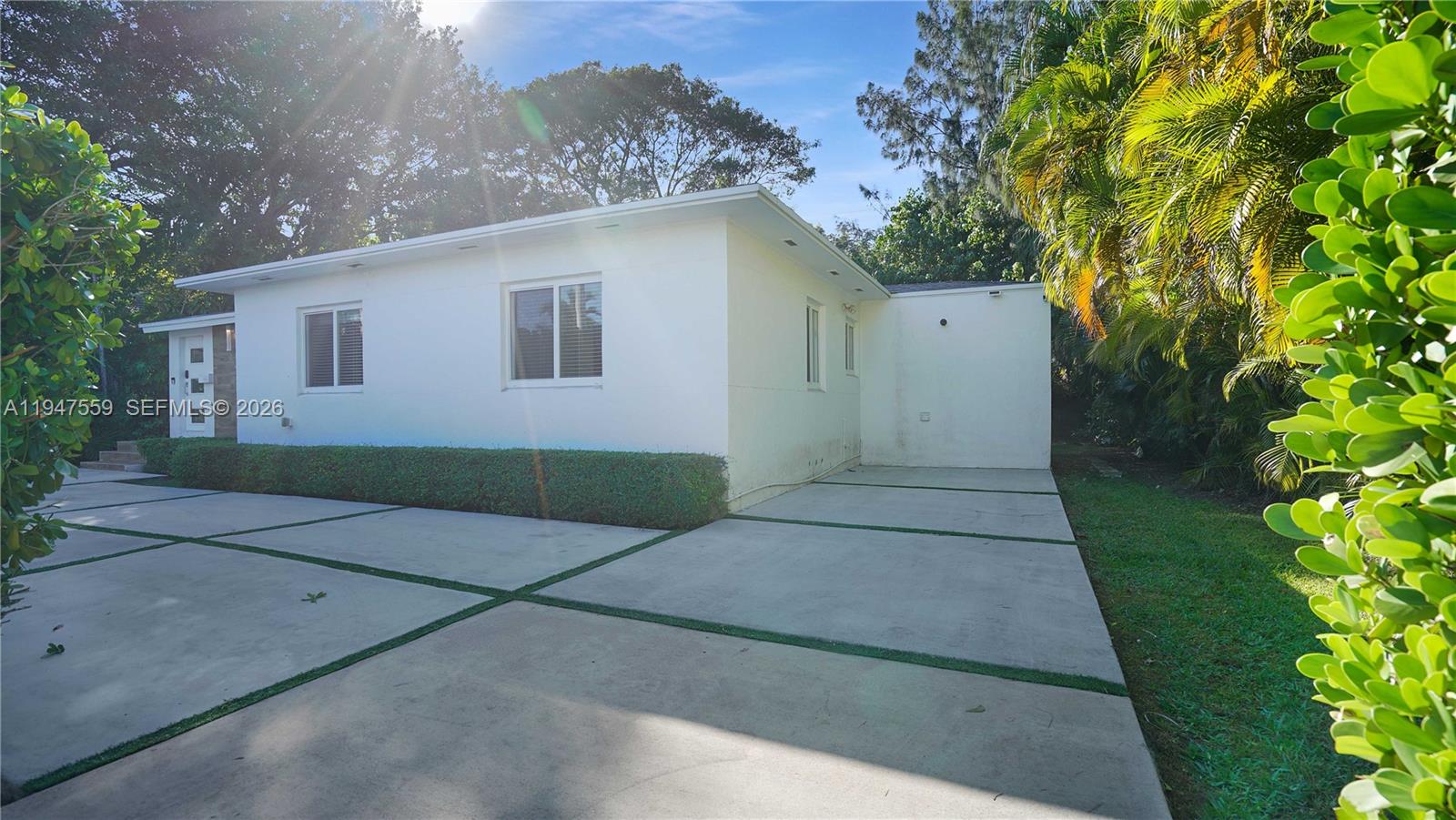 7710 Beachview Dr North Bay Village, FL 33141