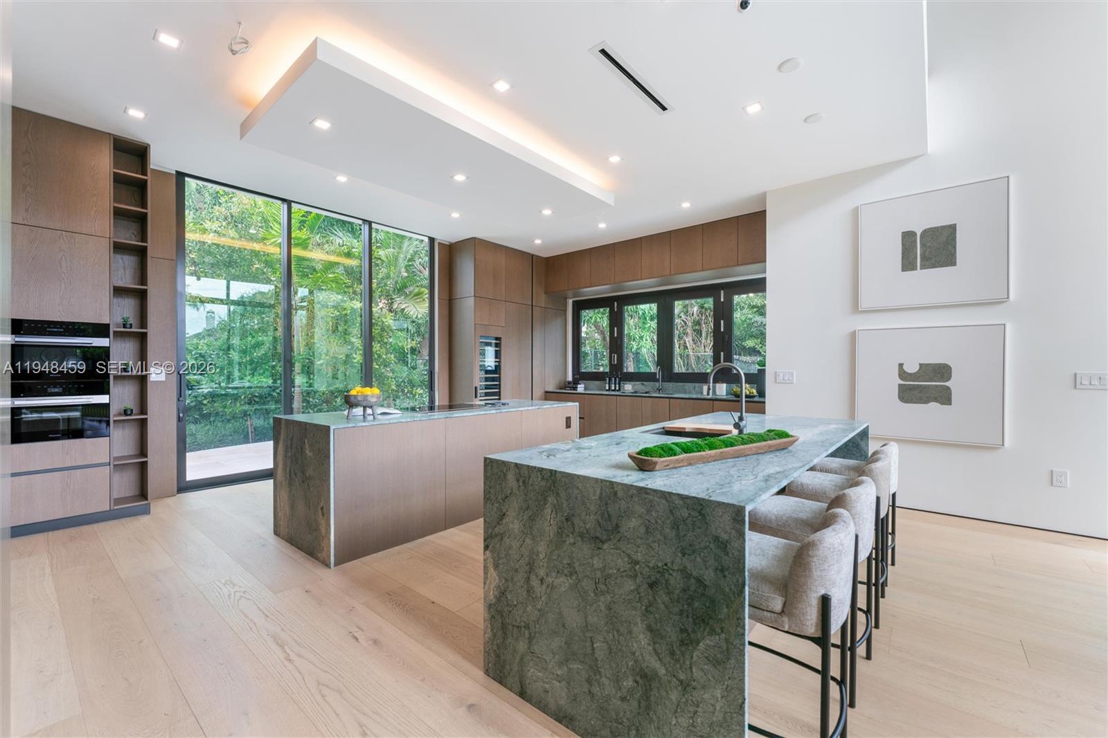 5845 SW 130th Ter Pinecrest, FL 33156