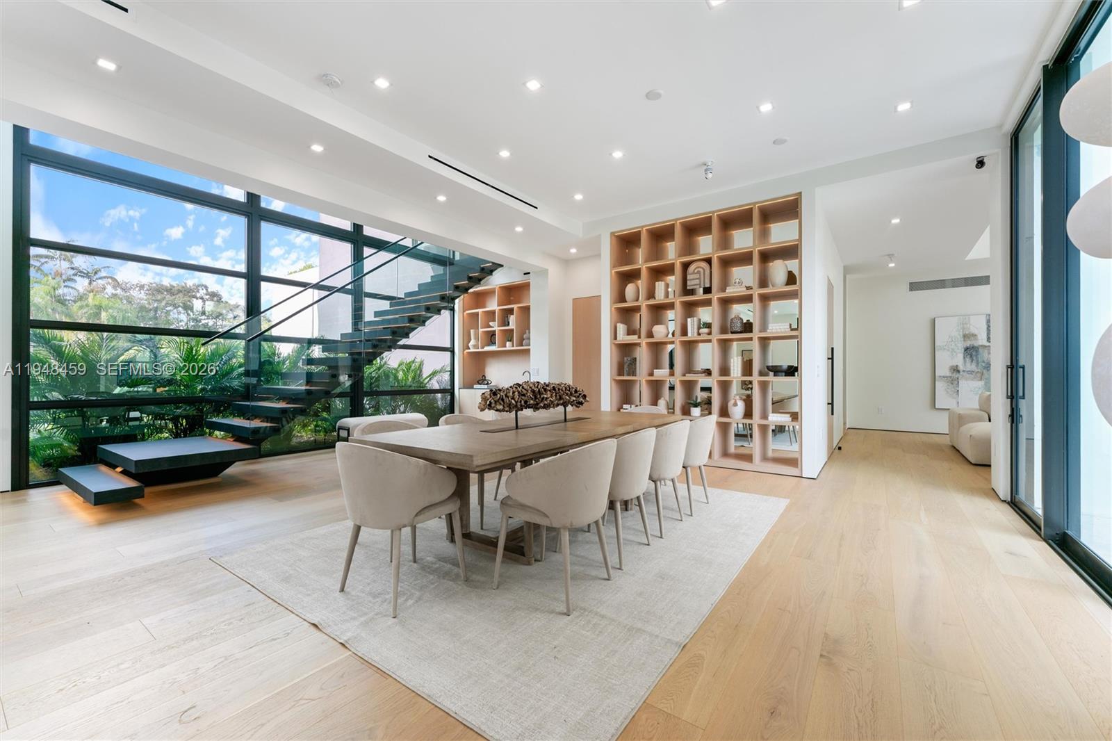 5845 SW 130th Ter Pinecrest, FL 33156