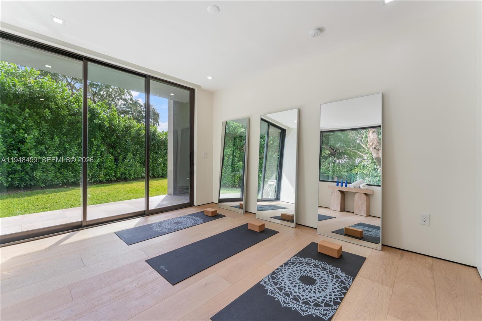 5845 SW 130th Ter Pinecrest, FL 33156