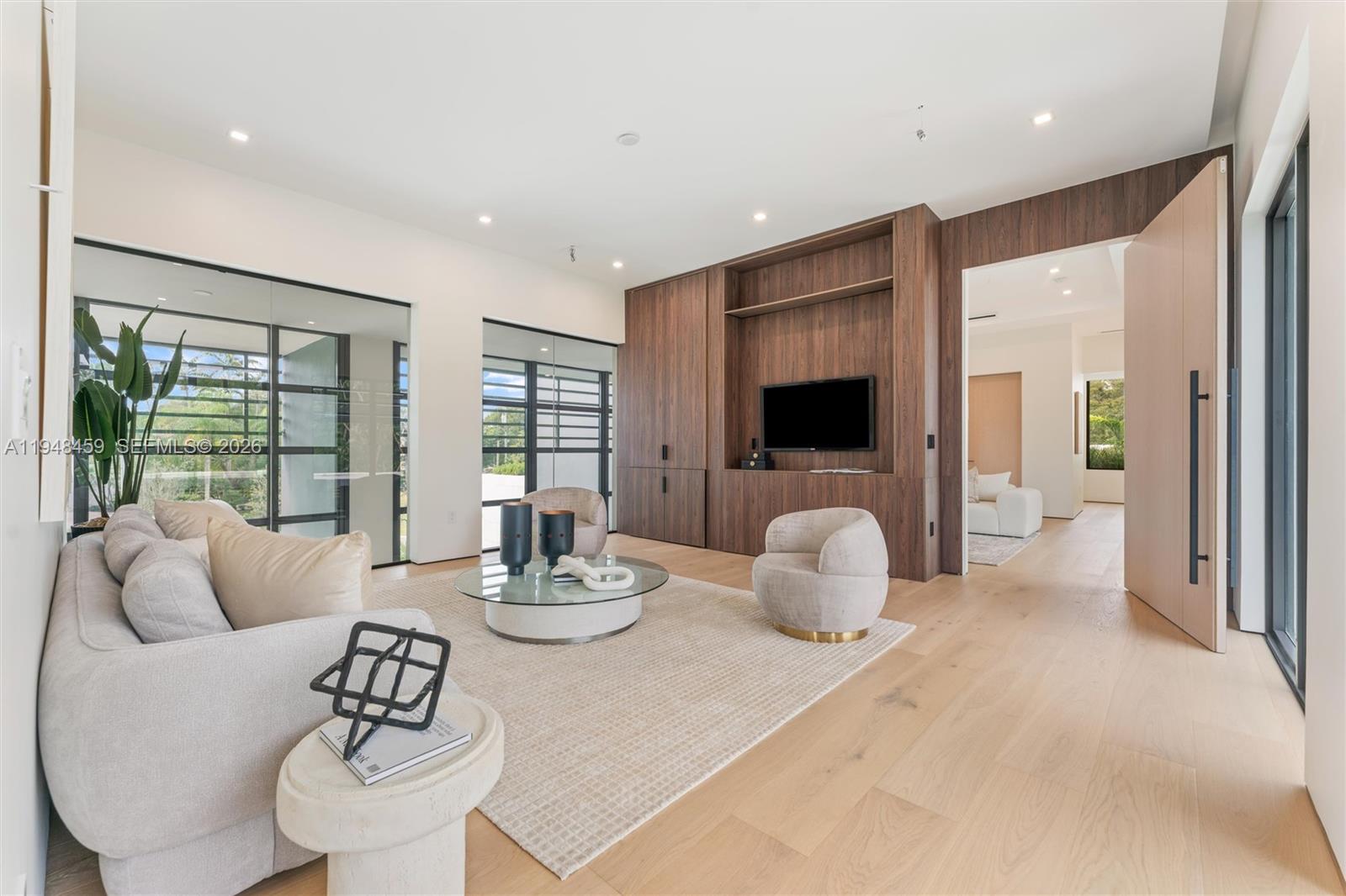 5845 SW 130th Ter Pinecrest, FL 33156