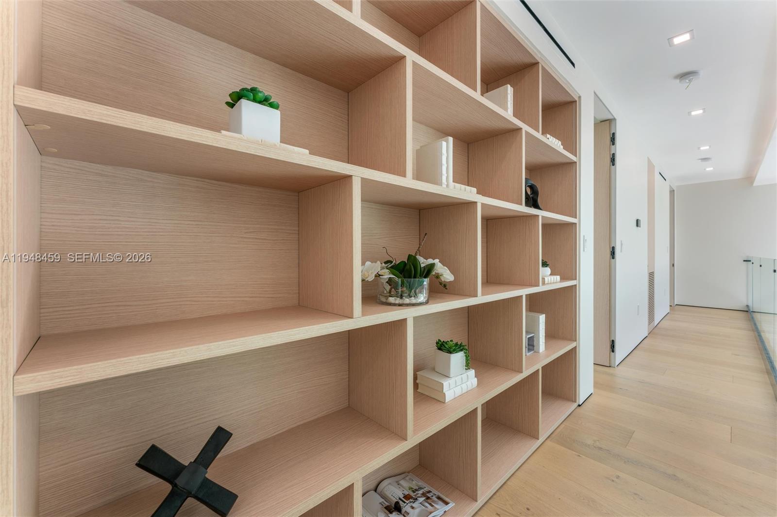 5845 SW 130th Ter Pinecrest, FL 33156