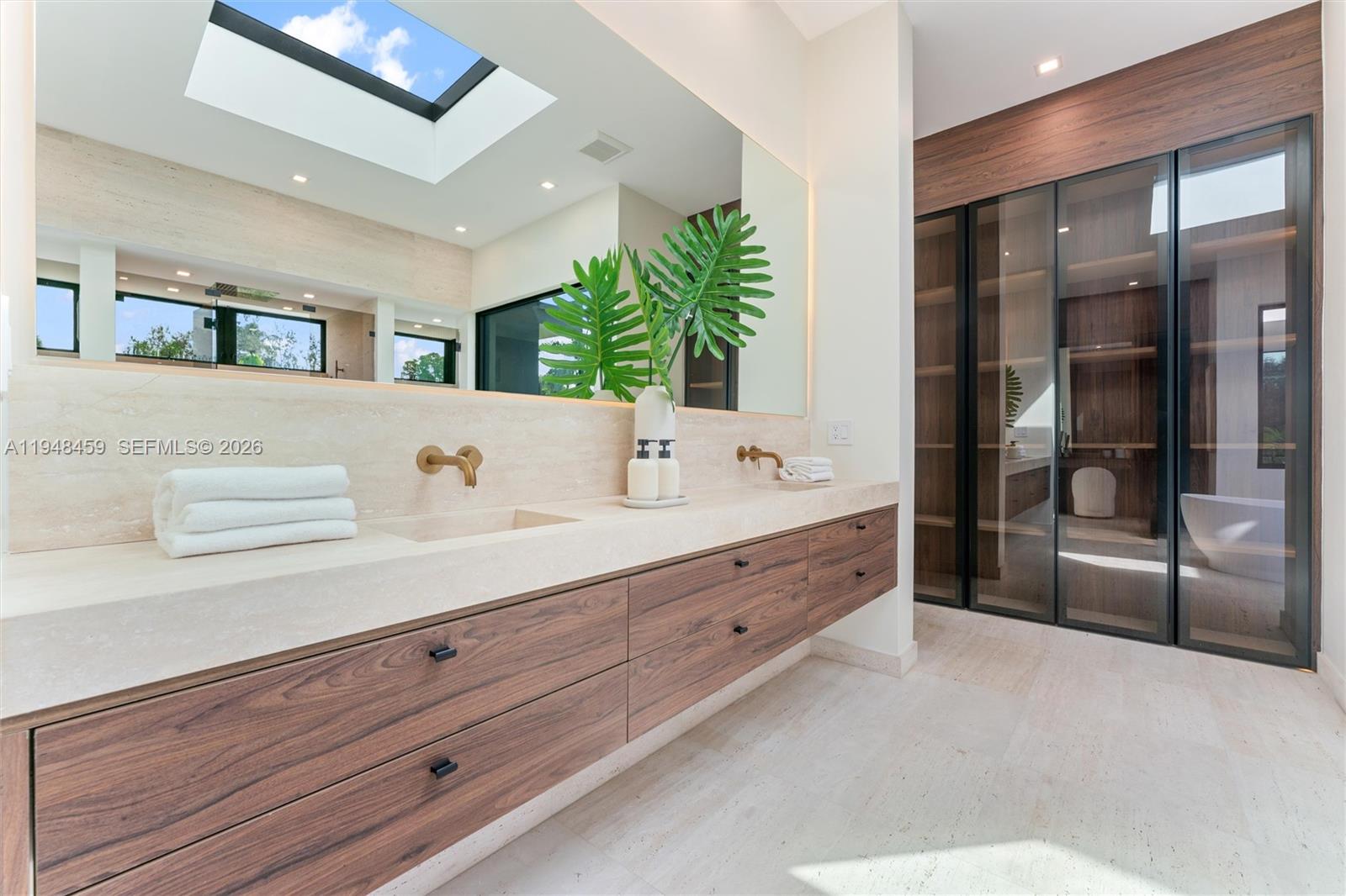 5845 SW 130th Ter Pinecrest, FL 33156