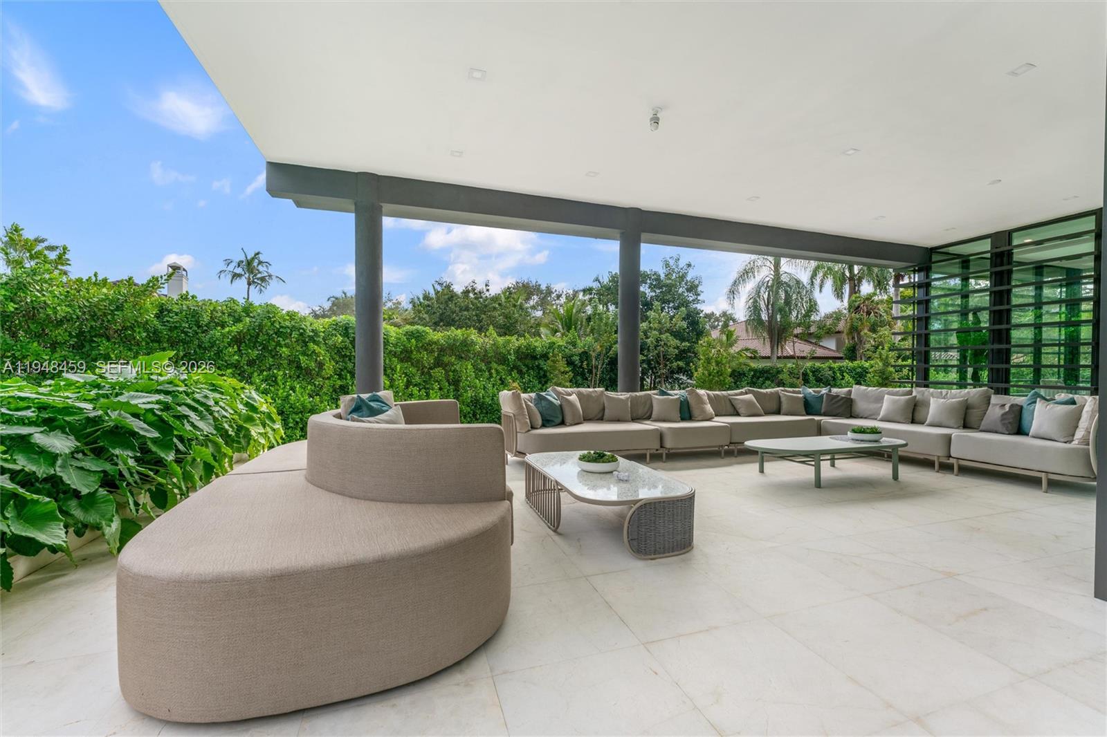 5845 SW 130th Ter Pinecrest, FL 33156