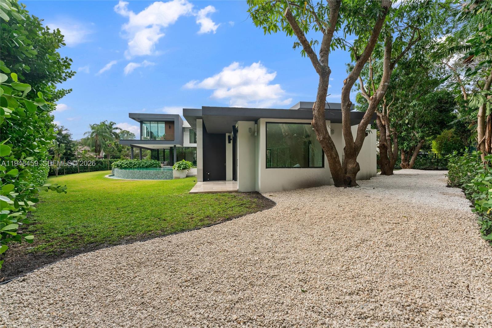 5845 SW 130th Ter Pinecrest, FL 33156