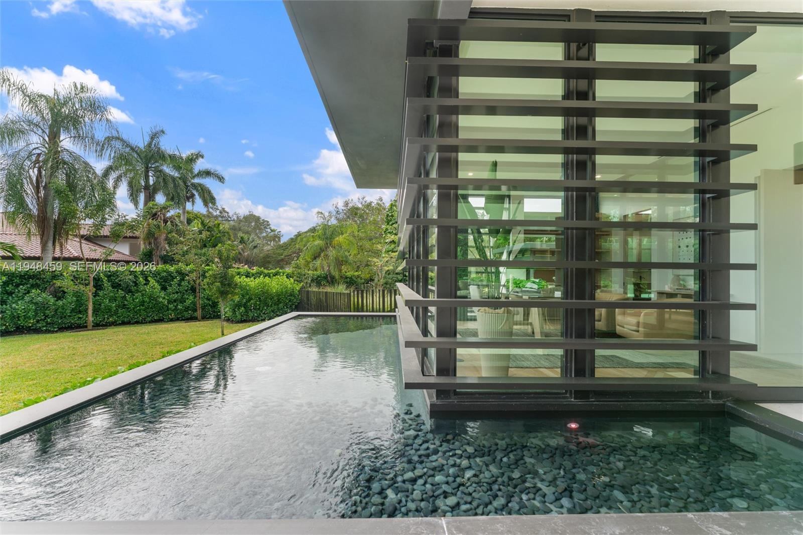 5845 SW 130th Ter Pinecrest, FL 33156