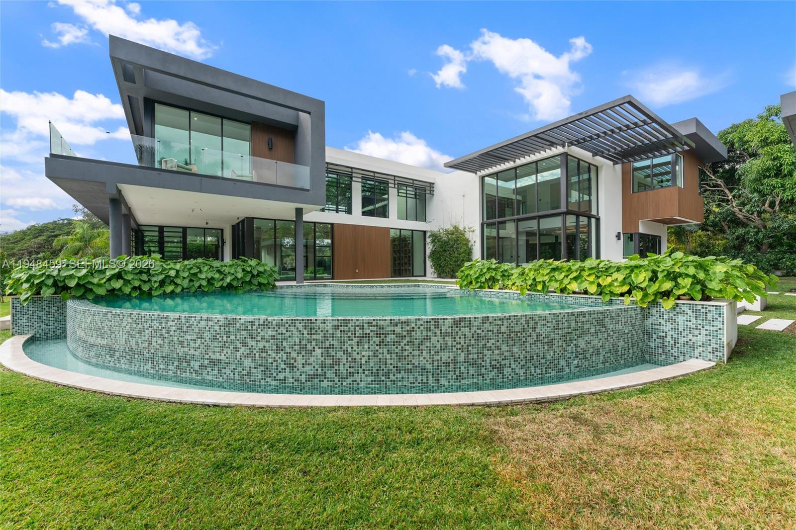 5845 SW 130th Ter Pinecrest, FL 33156