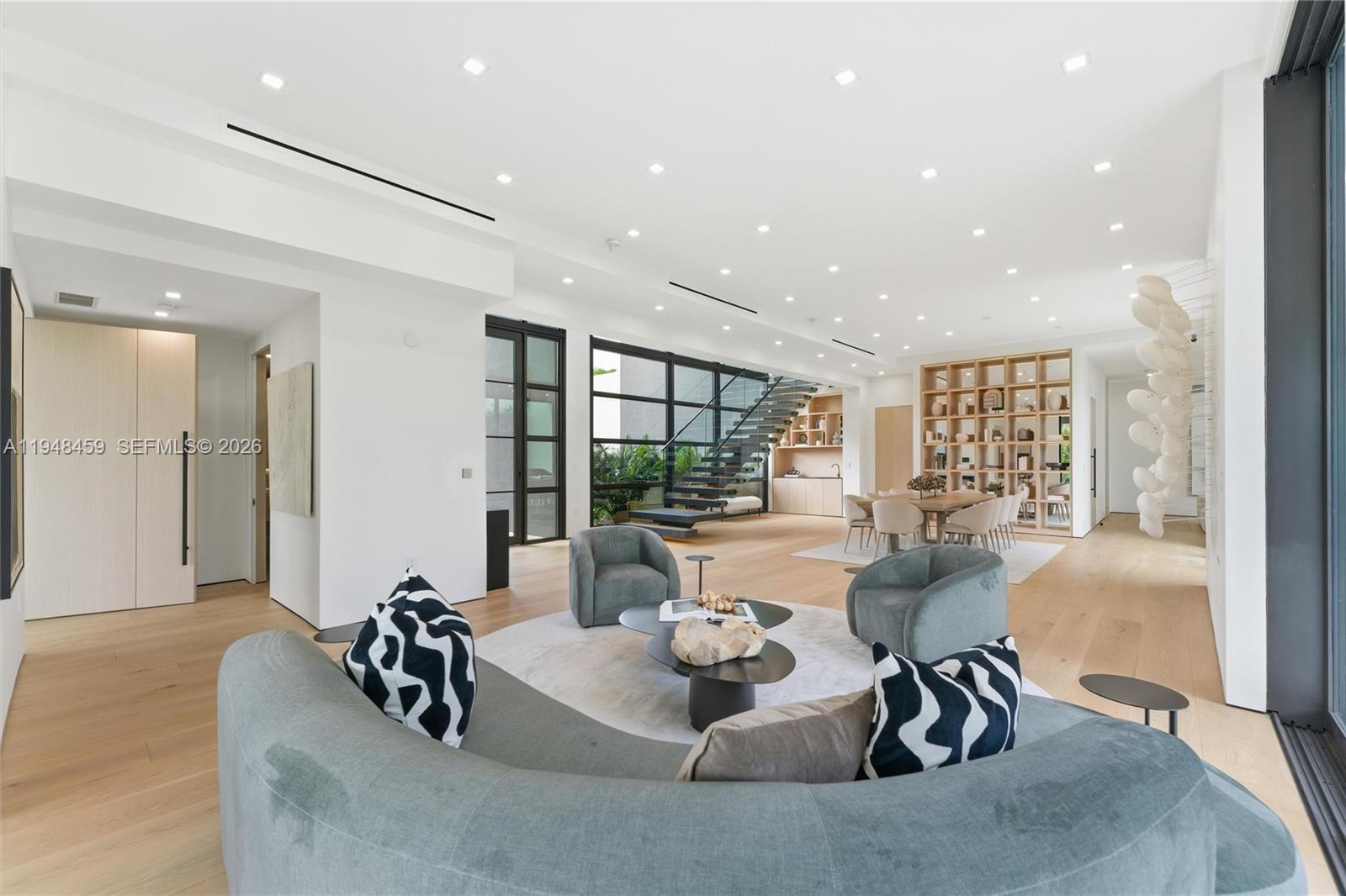 5845 SW 130th Ter Pinecrest, FL 33156