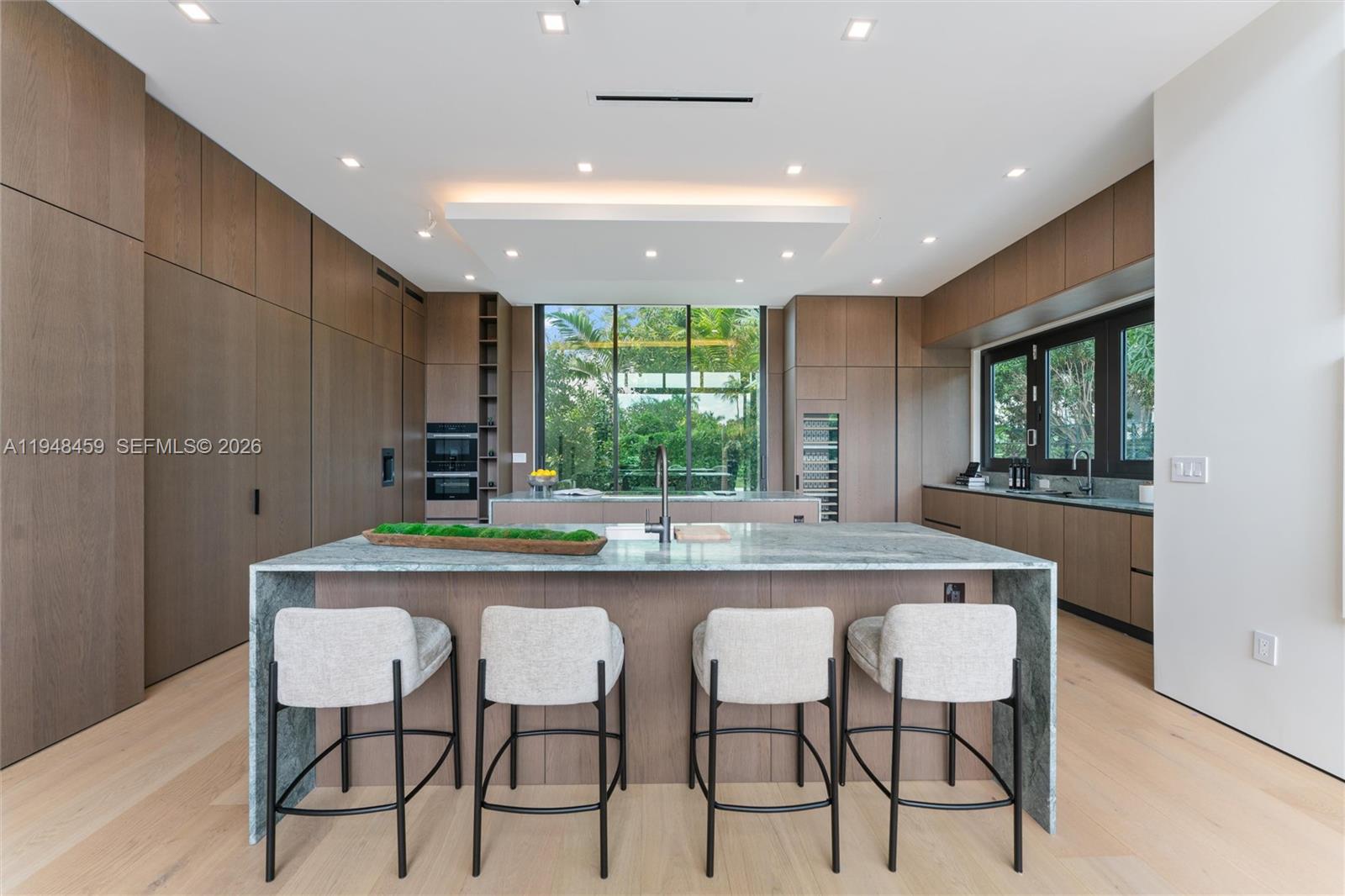 5845 SW 130th Ter Pinecrest, FL 33156