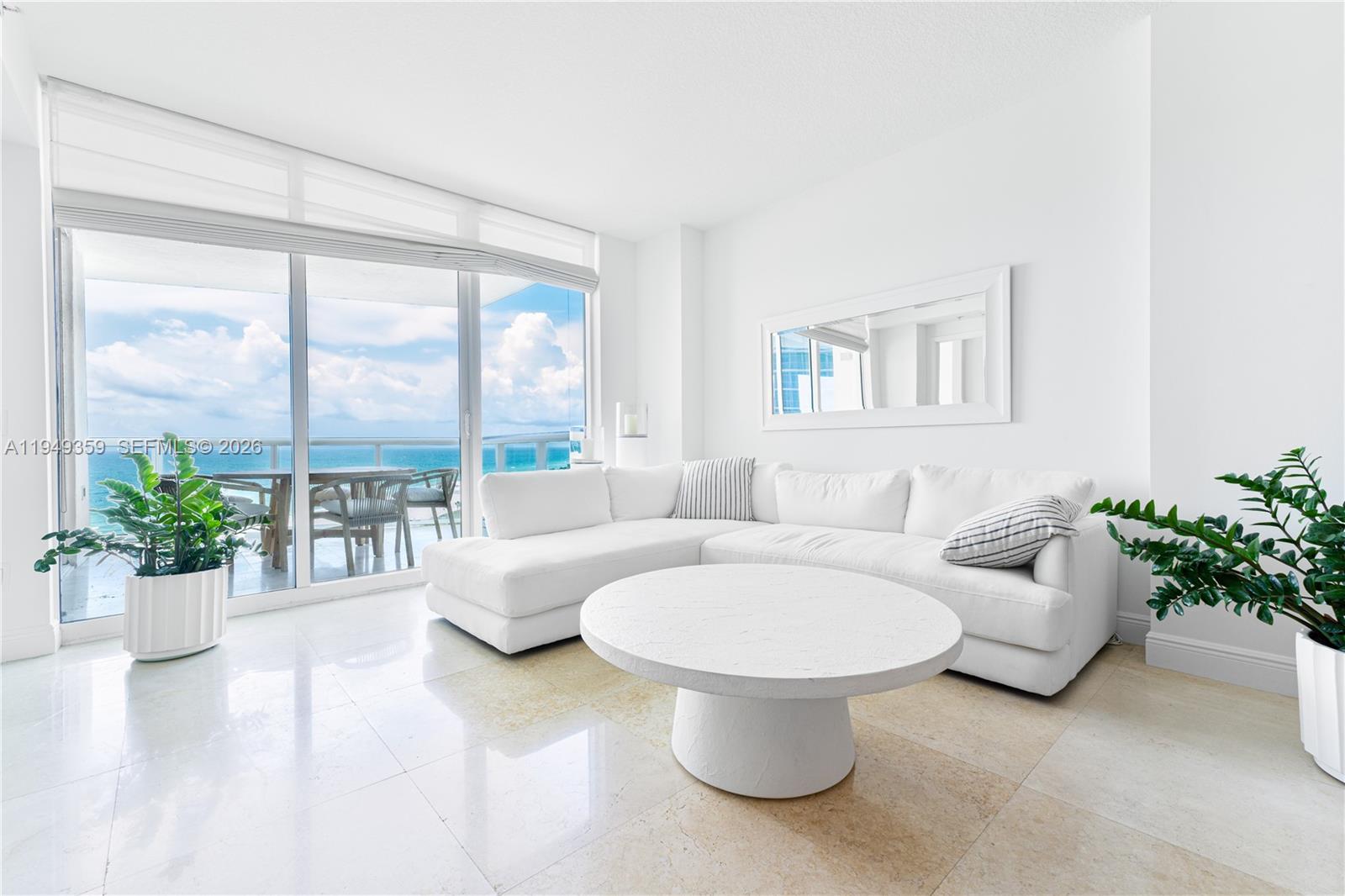 3801 Collins Ave #1105 Miami Beach, FL 33140