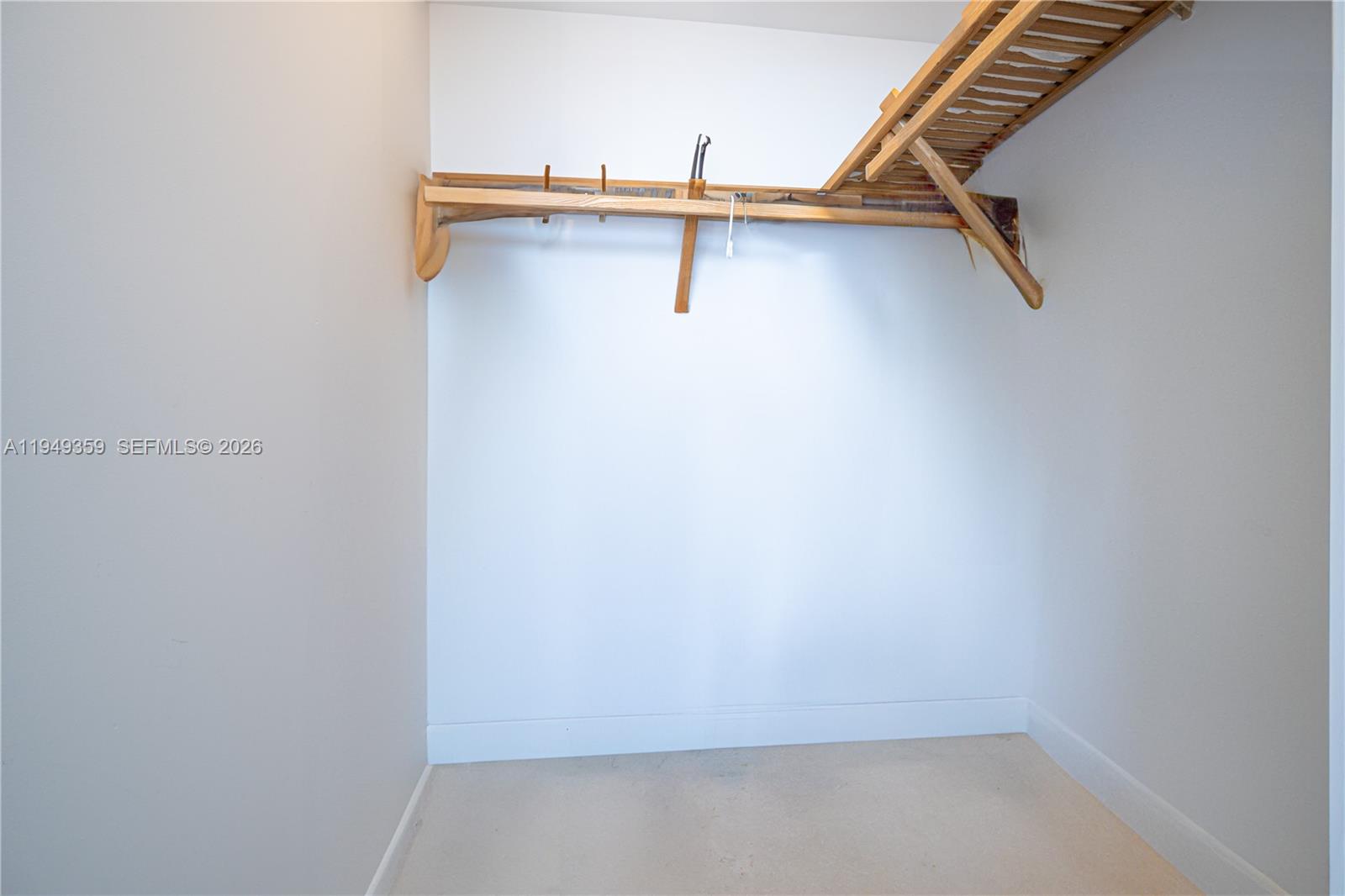 3801 Collins Ave #1105 Miami Beach, FL 33140