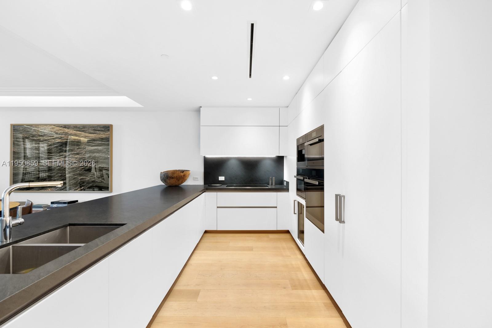 6800 Fisher Is Dr #6822 Miami Beach, FL 33109