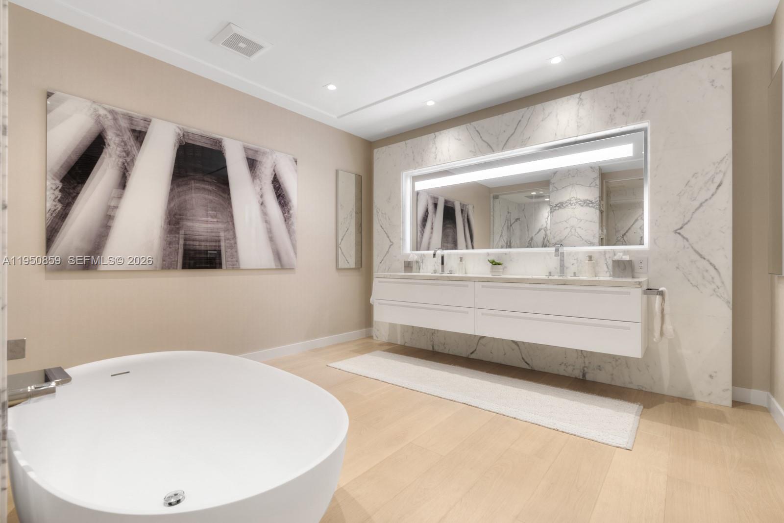 6800 Fisher Is Dr #6822 Miami Beach, FL 33109