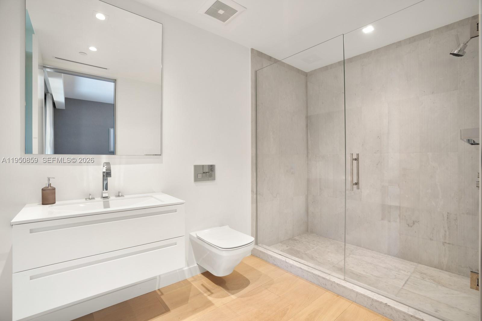 6800 Fisher Is Dr #6822 Miami Beach, FL 33109