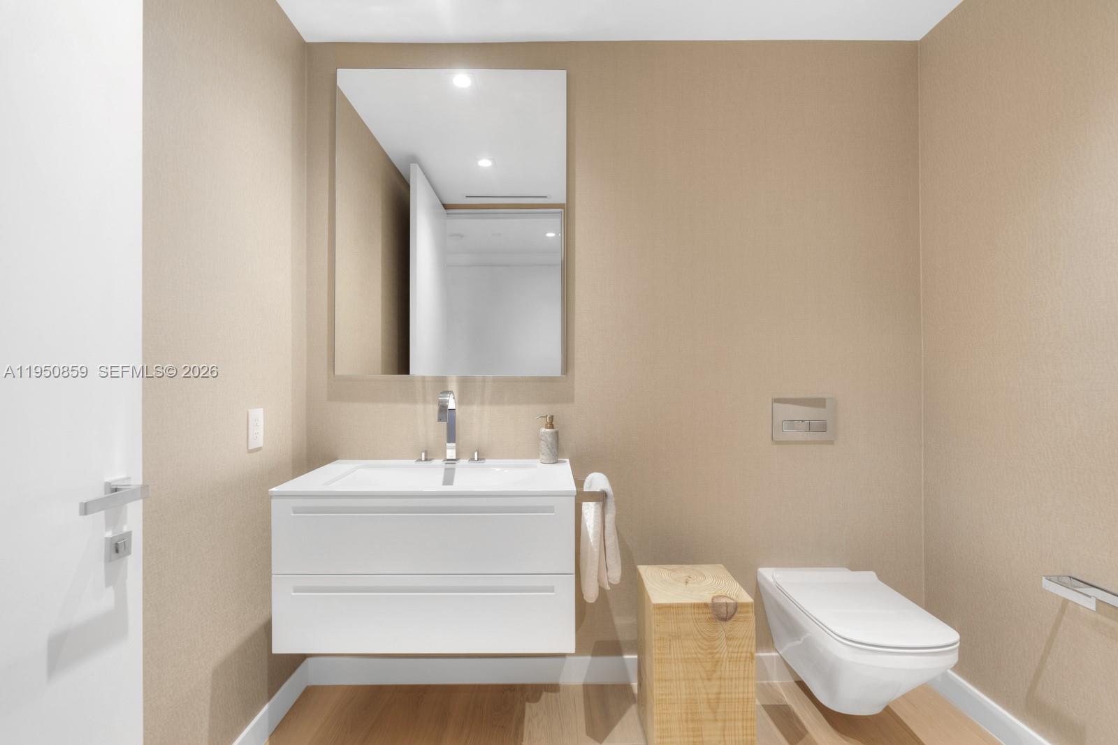 6800 Fisher Is Dr #6822 Miami Beach, FL 33109