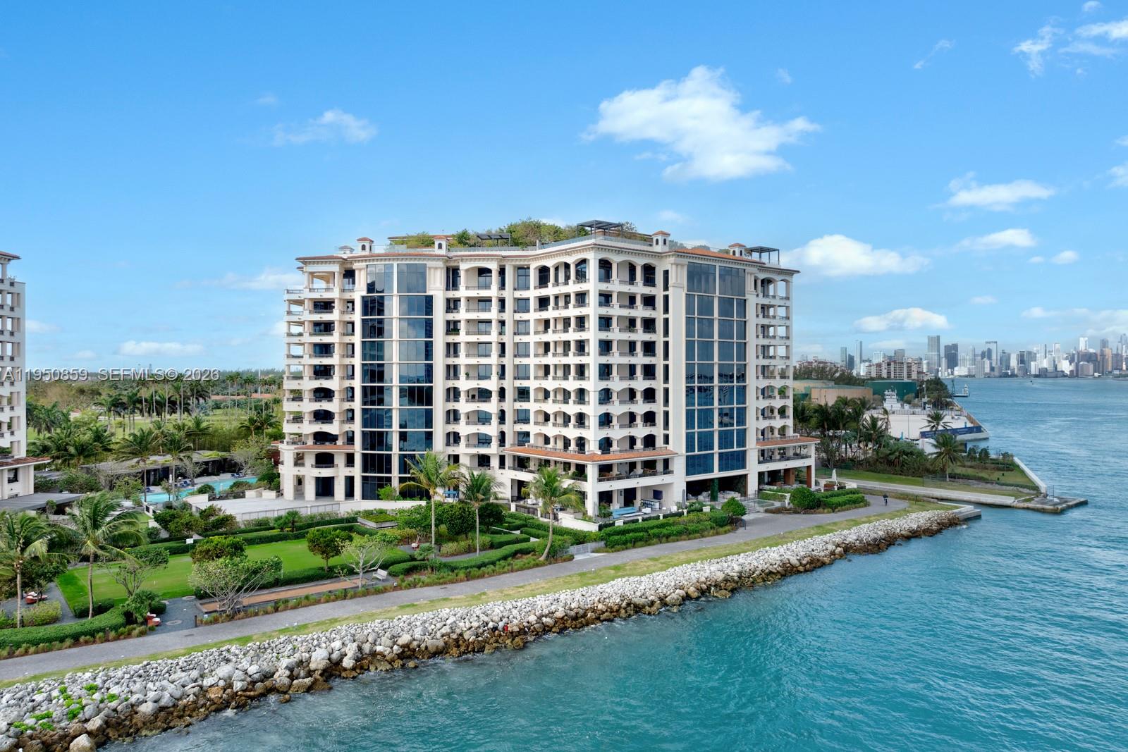 6800 Fisher Is Dr #6822 Miami Beach, FL 33109