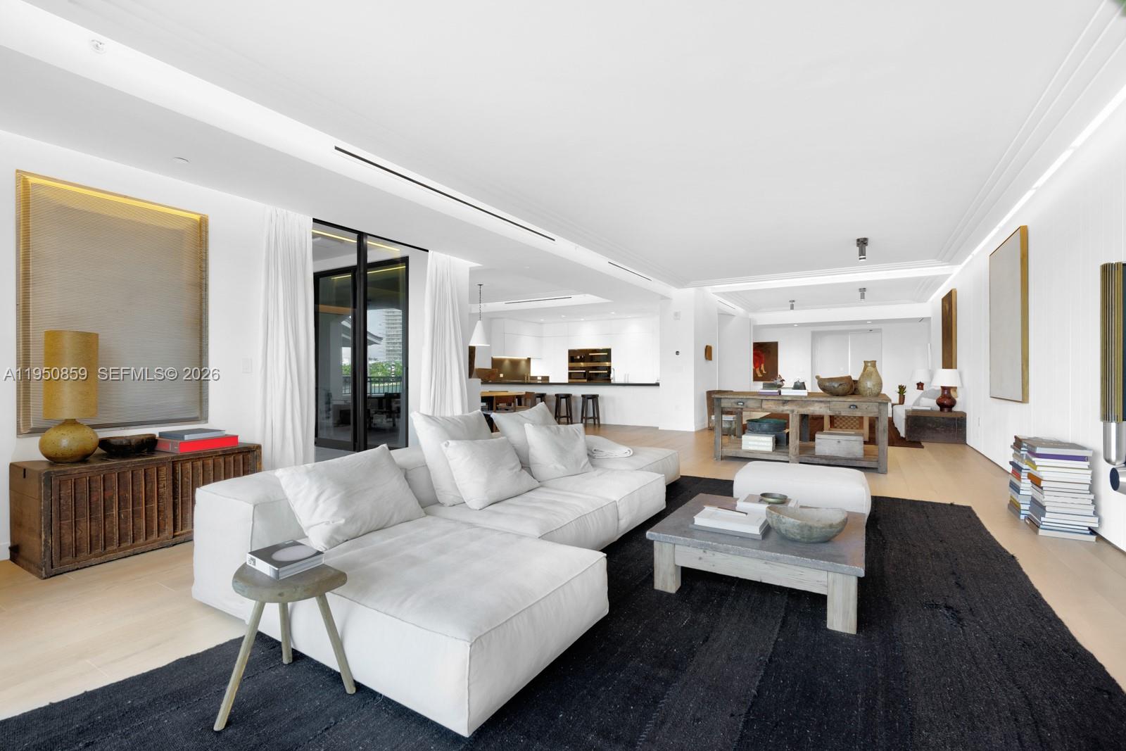 6800 Fisher Is Dr #6822 Miami Beach, FL 33109