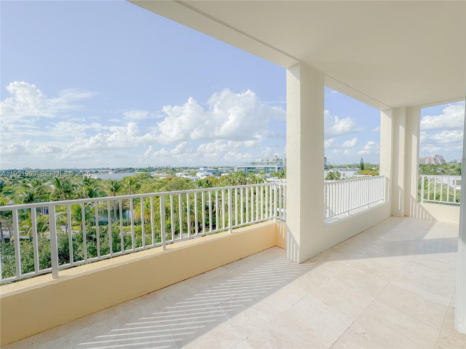 703 Crandon Blvd #PH-3 Key Biscayne, FL 33149