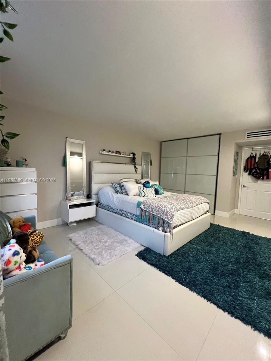 6770 Indian Crk Dr #5P Miami Beach, FL 33141