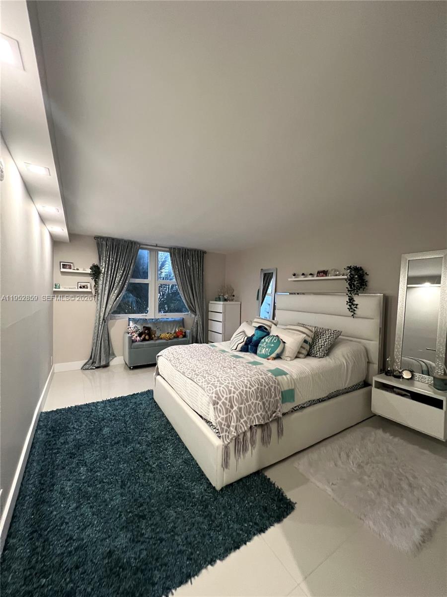 6770 Indian Crk Dr #5P Miami Beach, FL 33141