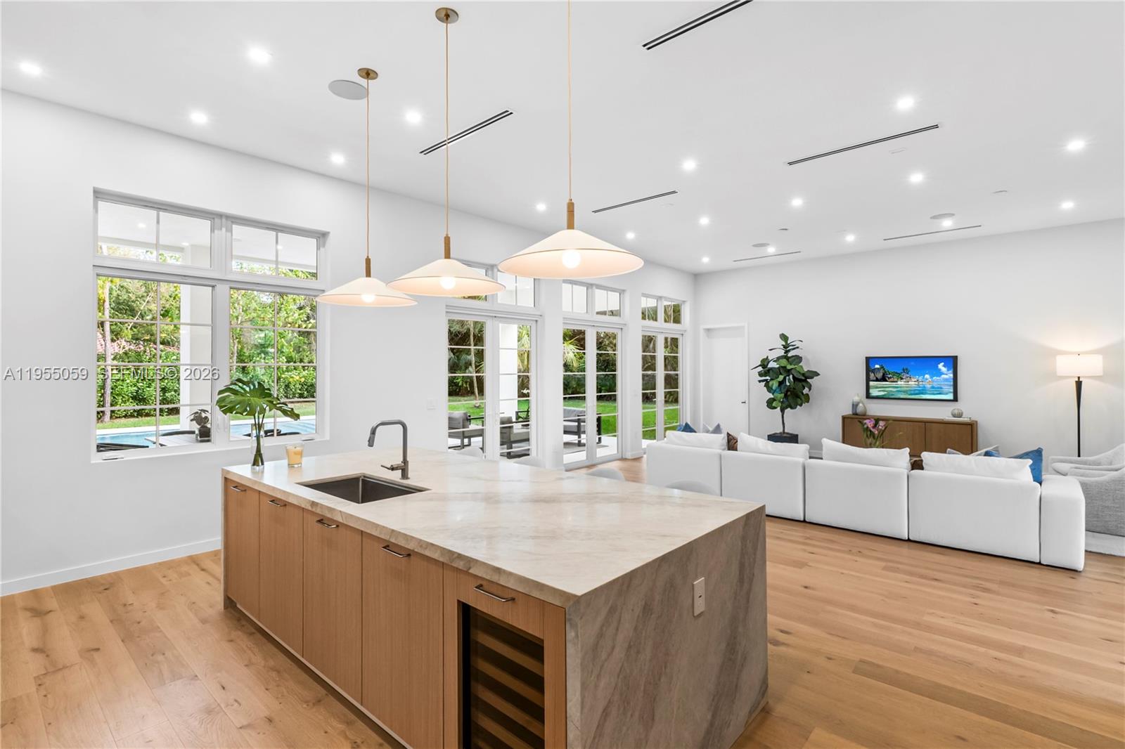 7605 SW 71st Ave Miami, FL 33143