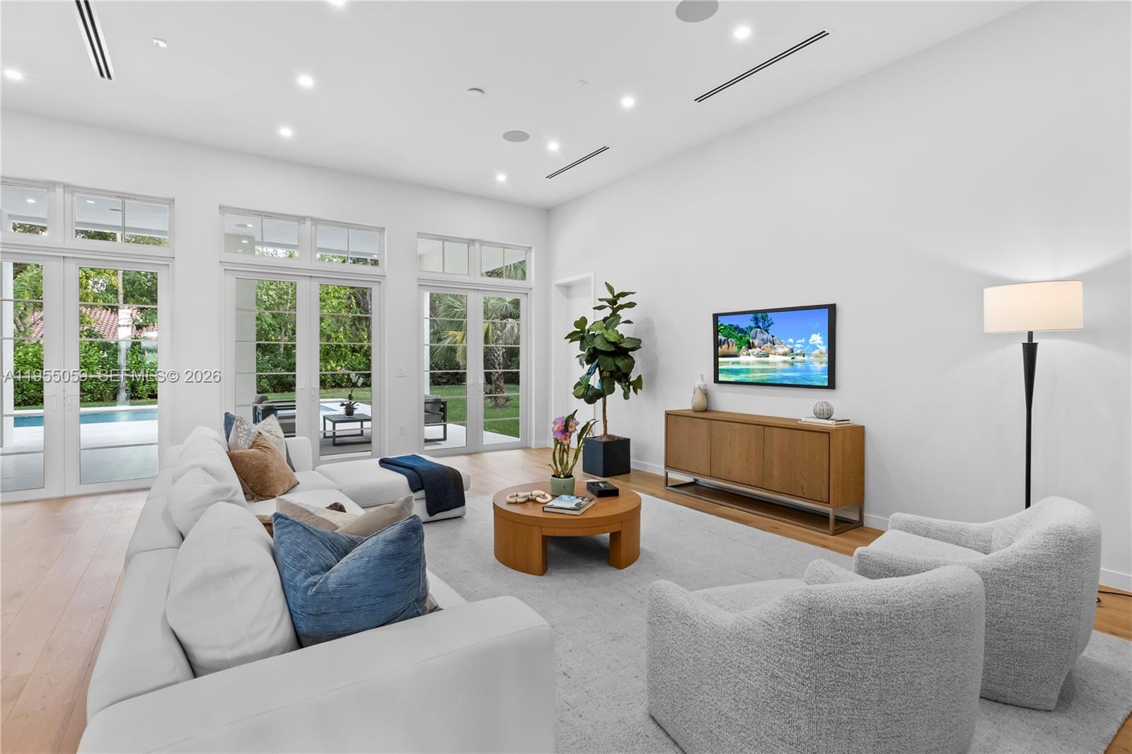 7605 SW 71st Ave Miami, FL 33143