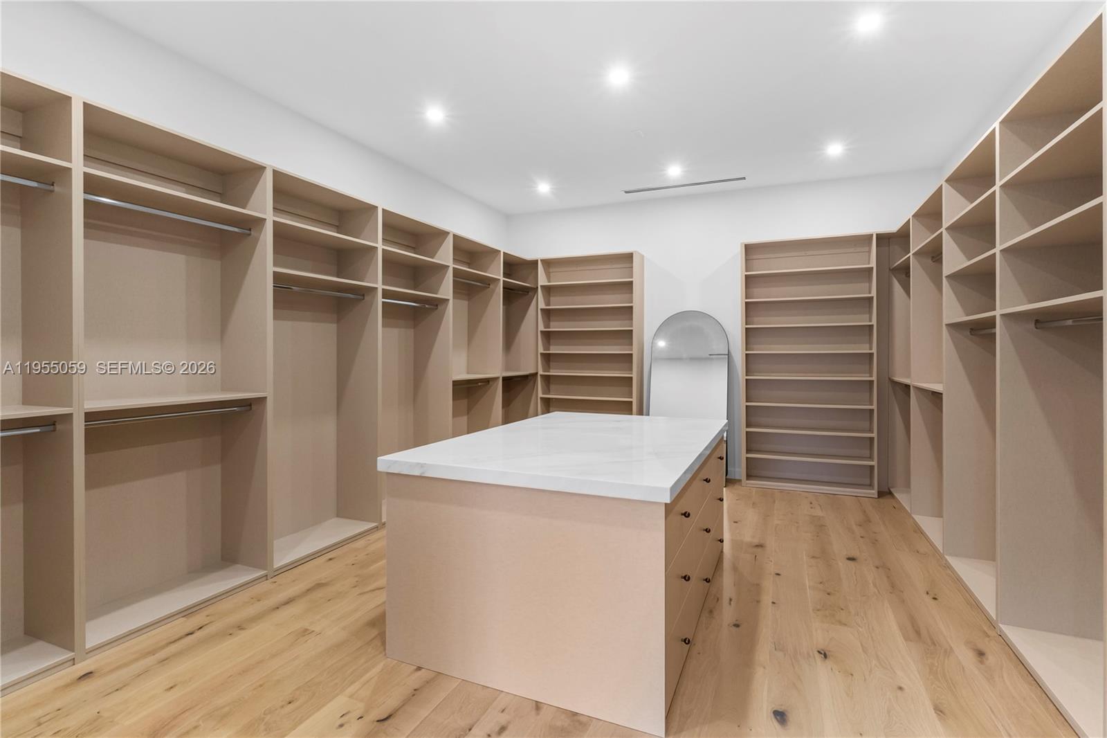 7605 SW 71st Ave Miami, FL 33143