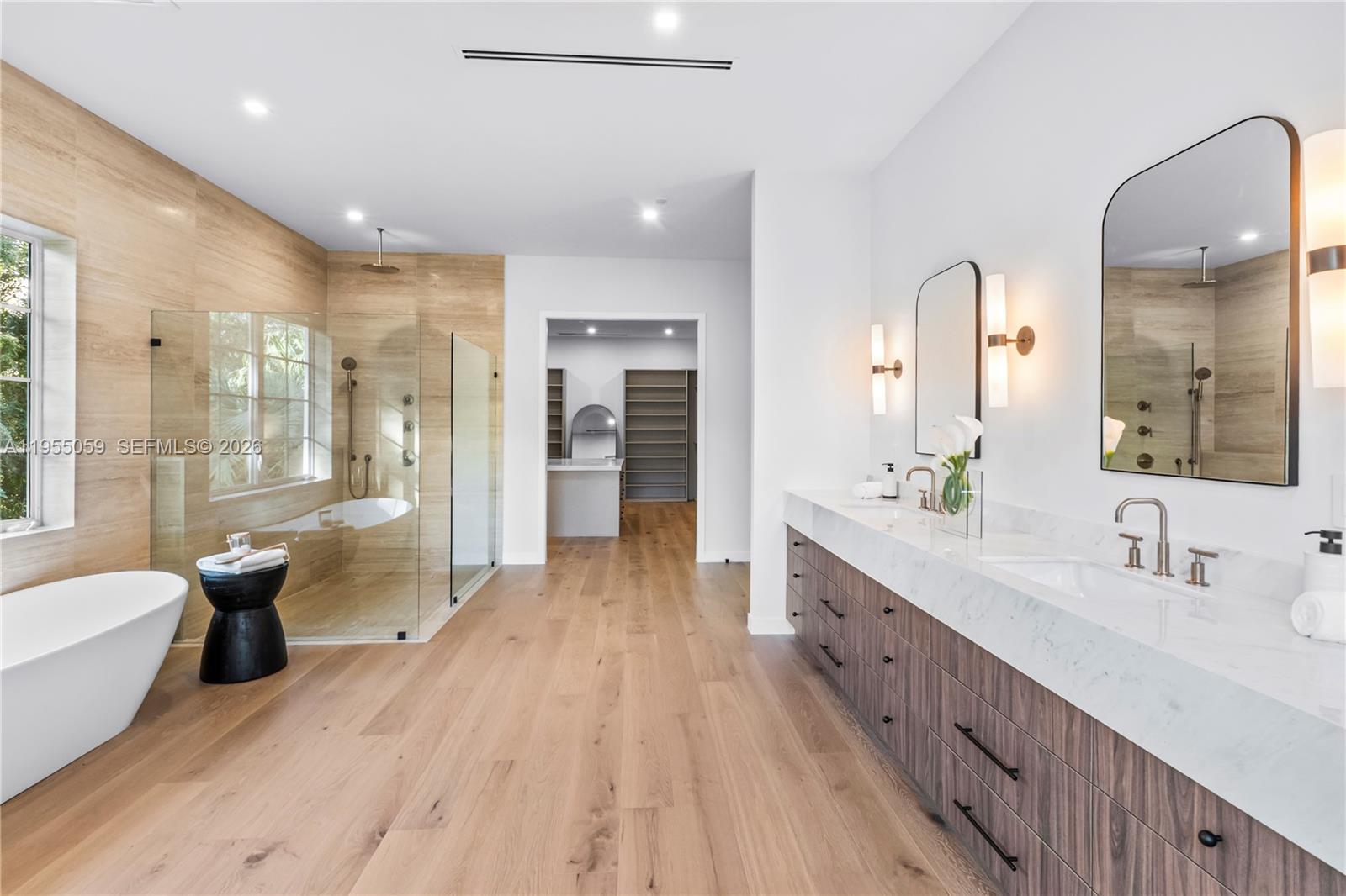 7605 SW 71st Ave Miami, FL 33143