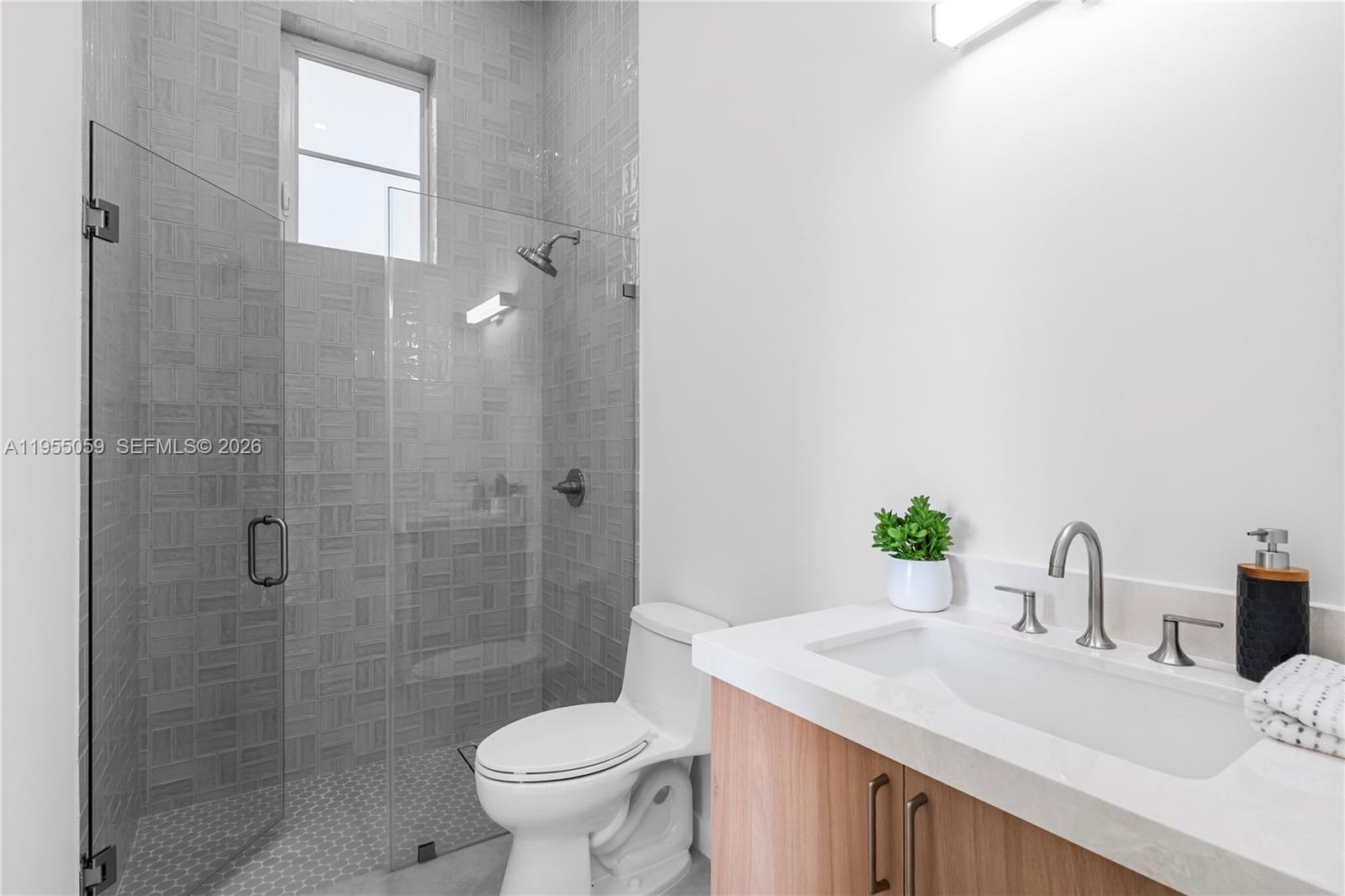 7605 SW 71st Ave Miami, FL 33143