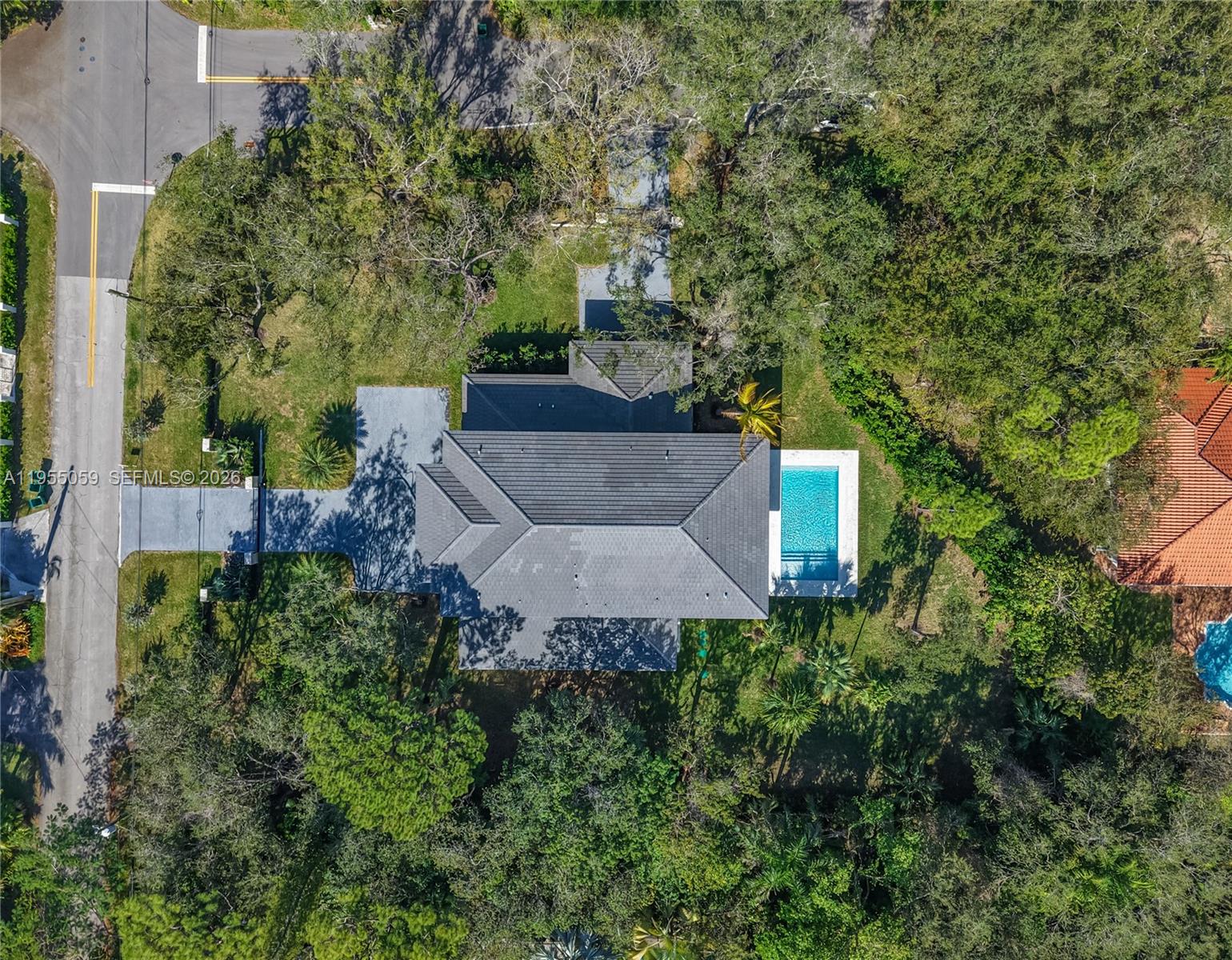 7605 SW 71st Ave Miami, FL 33143