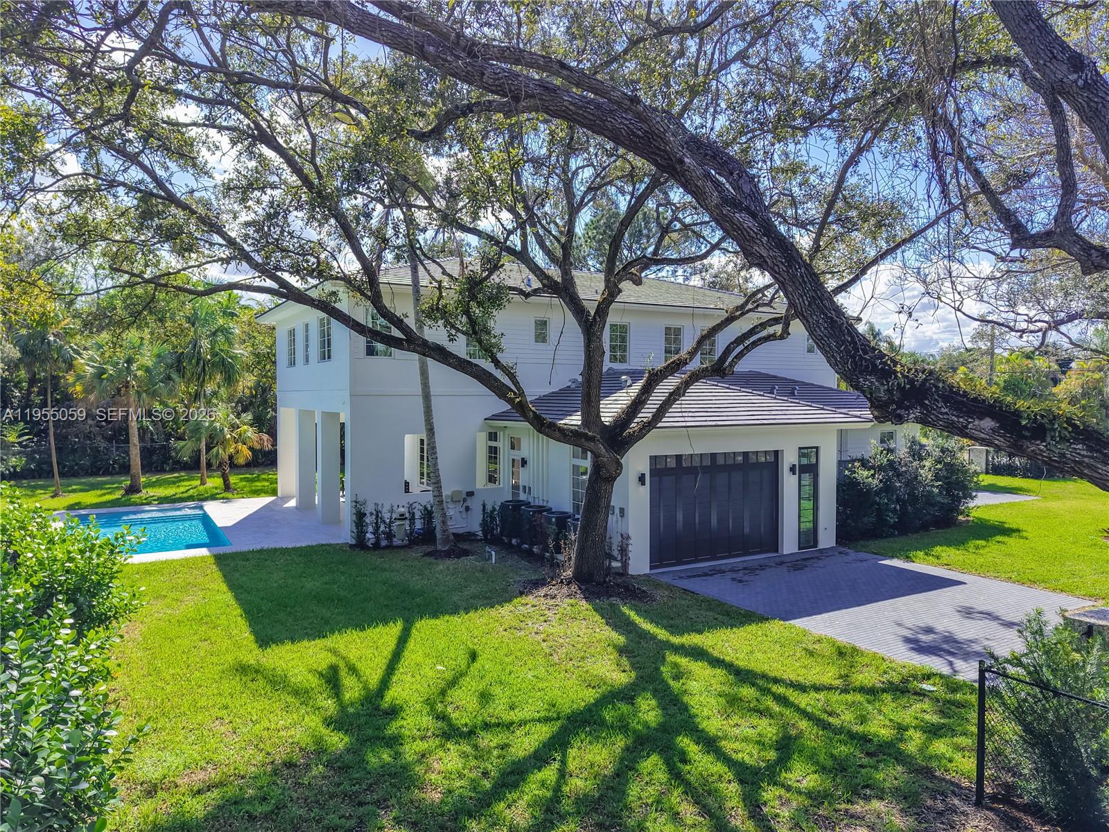 7605 SW 71st Ave Miami, FL 33143