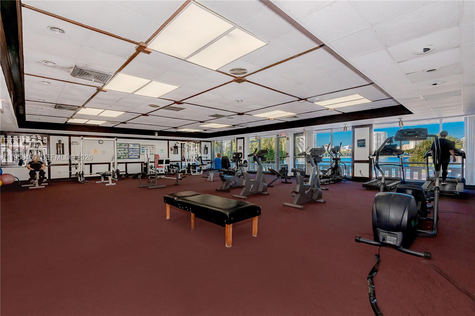 2851 Leonard Dr #J405 Aventura, FL 33160